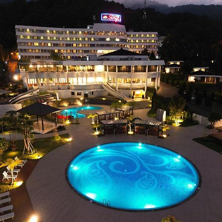 Surya Hotel & Cottages Prigen Екстер'єр фото