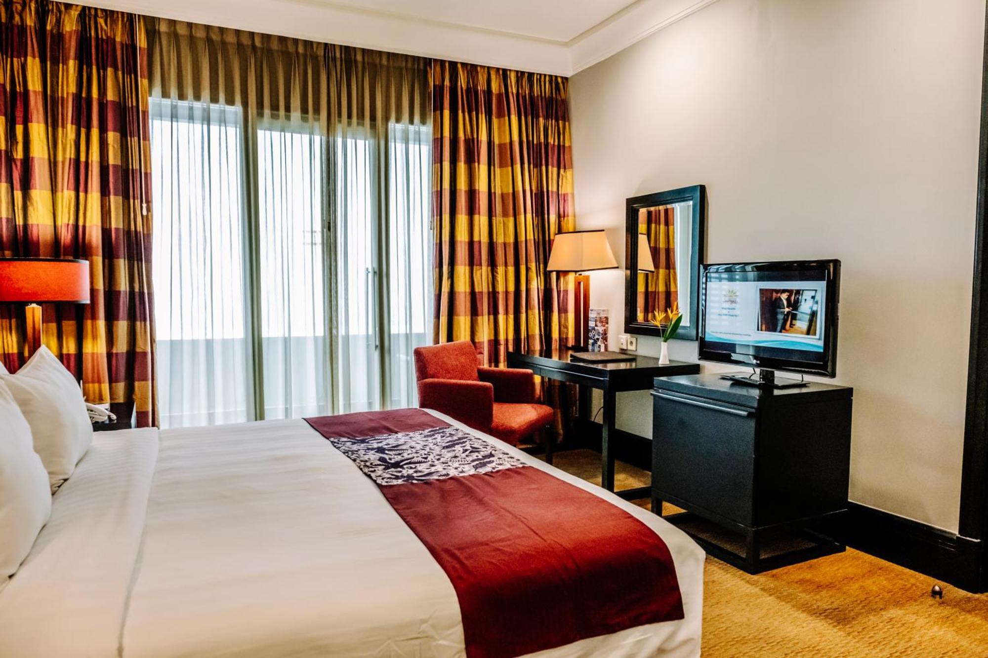 Surya Hotel & Cottages Prigen Екстер'єр фото