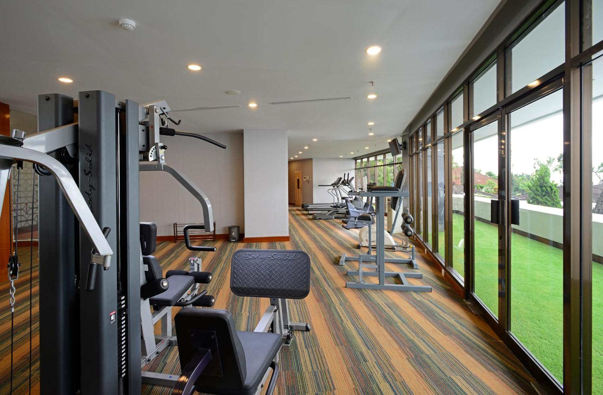 Surya Hotel & Cottages Prigen Екстер'єр фото