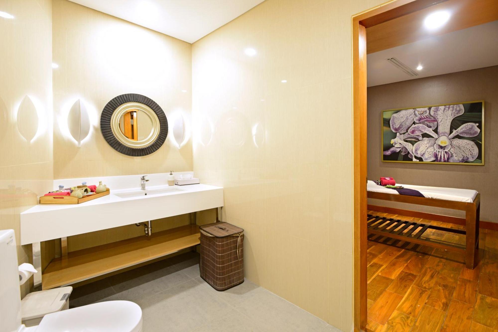 Surya Hotel & Cottages Prigen Екстер'єр фото