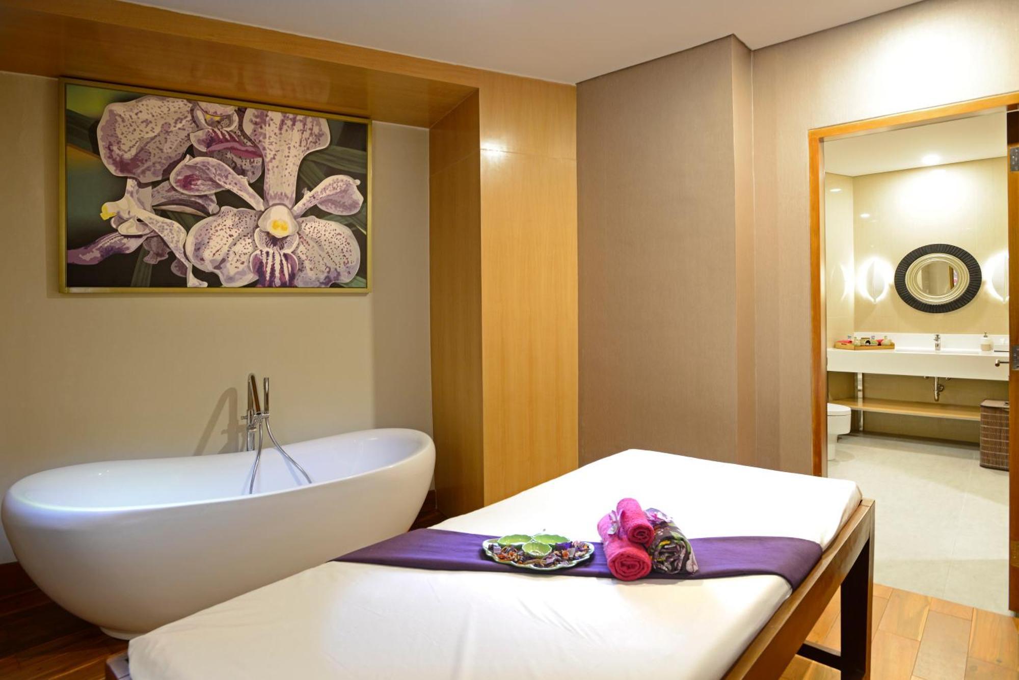 Surya Hotel & Cottages Prigen Екстер'єр фото
