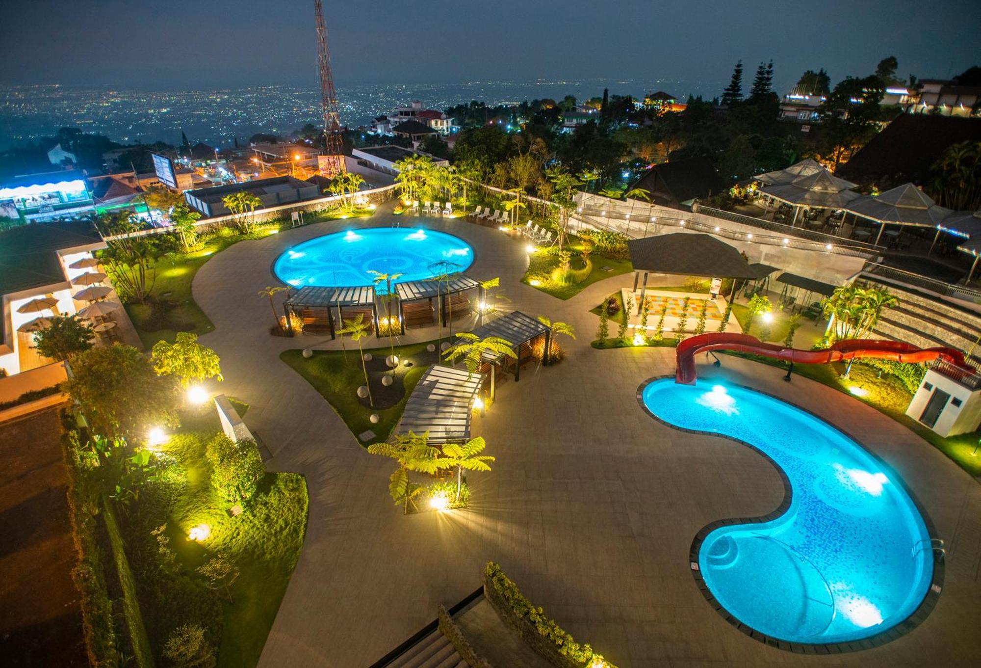 Surya Hotel & Cottages Prigen Екстер'єр фото