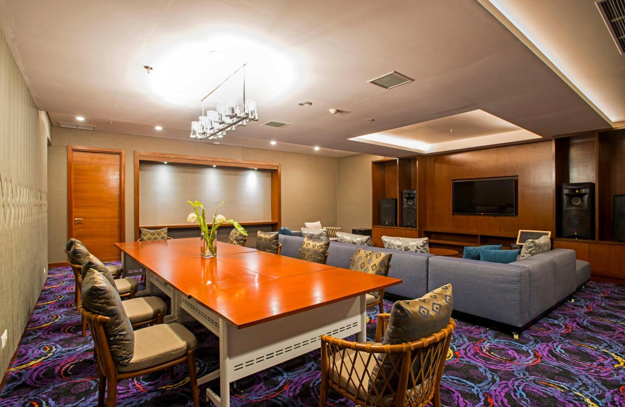 Surya Hotel & Cottages Prigen Екстер'єр фото