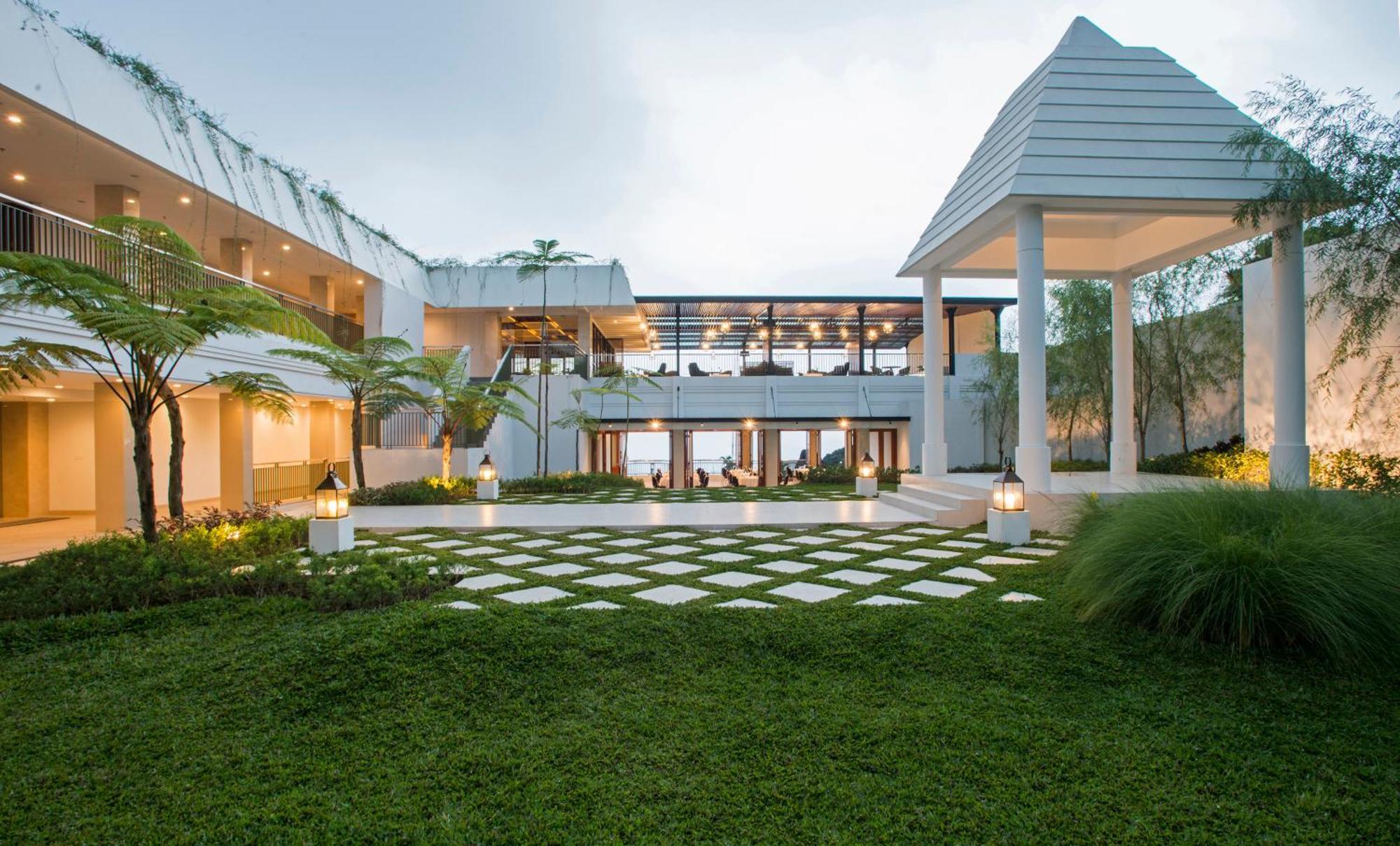 Surya Hotel & Cottages Prigen Екстер'єр фото
